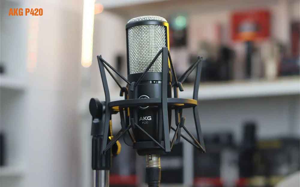 Micro thu âm AKG P420