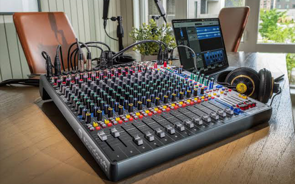 Soundcraft Signature Plus