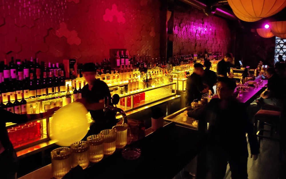 Xu Restaurant, Lounge và Cocktail Bar 