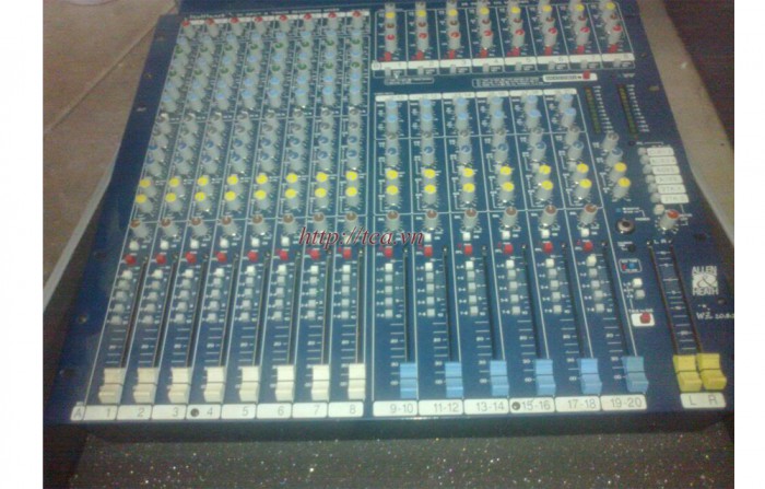 Mixer Allen-Heath GL2400-24 Cũ